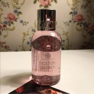 Molton Brown London Rhubard & Rose Shower Gel